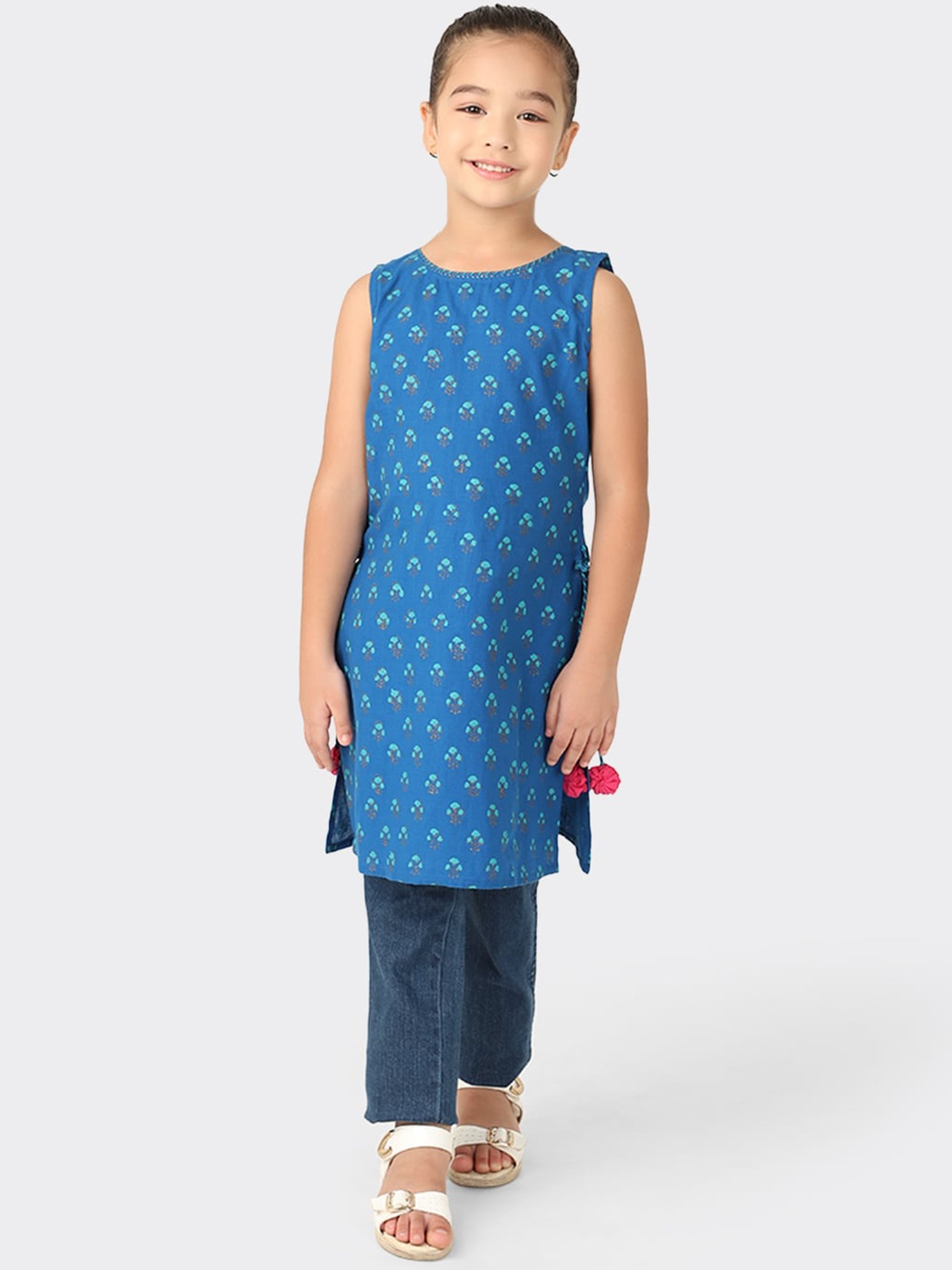

Fabindia Girls Blue Ethnic Motifs Printed Cotton Kurta