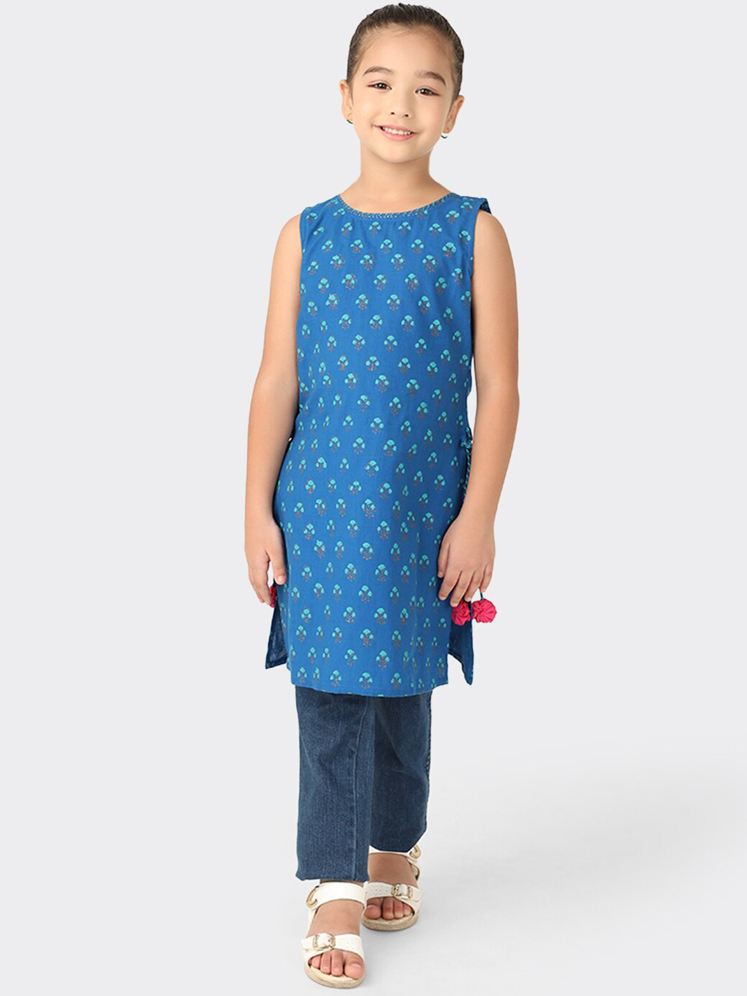 

Fabindia Girls Blue Ethnic Motifs Printed Kurta