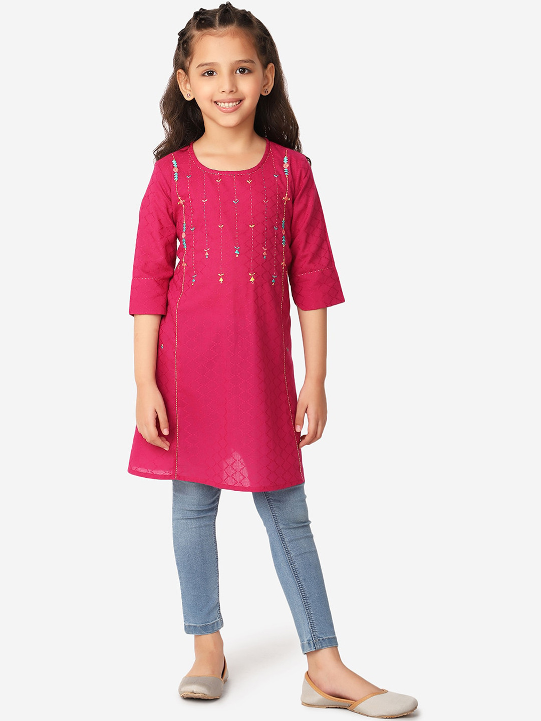 

Fabindia Girls Magenta Cotton Dobby Embroidered Kurta