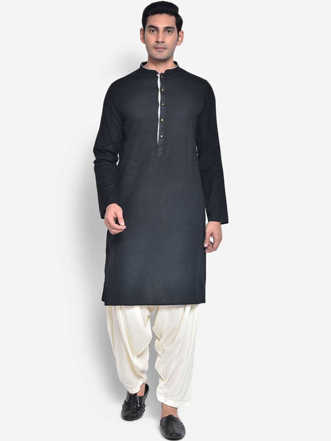 

KISAH Men Black Solid Mandarin Collar Cotton Straight Kurta