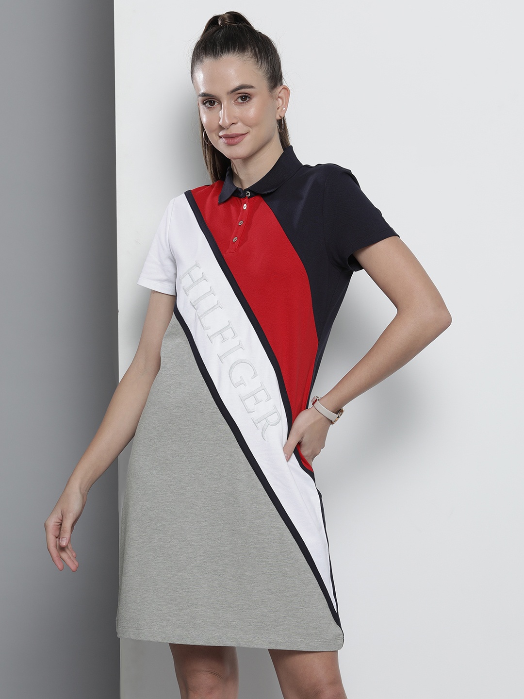 

Tommy Hilfiger Grey Melange & Navy Blue Colourblocked T-shirt Dress with Embroidery