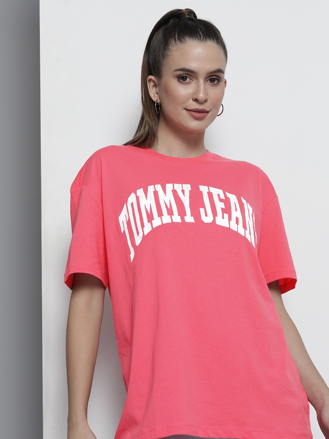 

Tommy Hilfiger Women Pink Typography Printed Drop-Shoulder Sleeves T-shirt