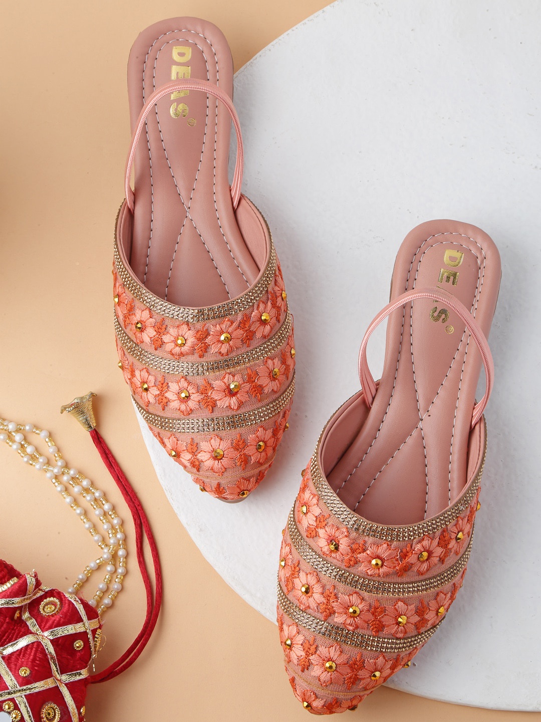 

DEAS Women Peach-Coloured Mojaris Flats