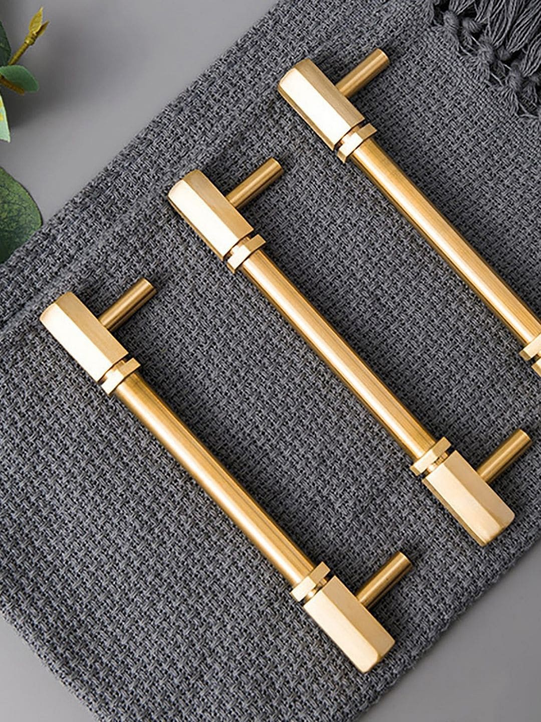 

MANTARA Gold-Toned Solid Brass Door Knob