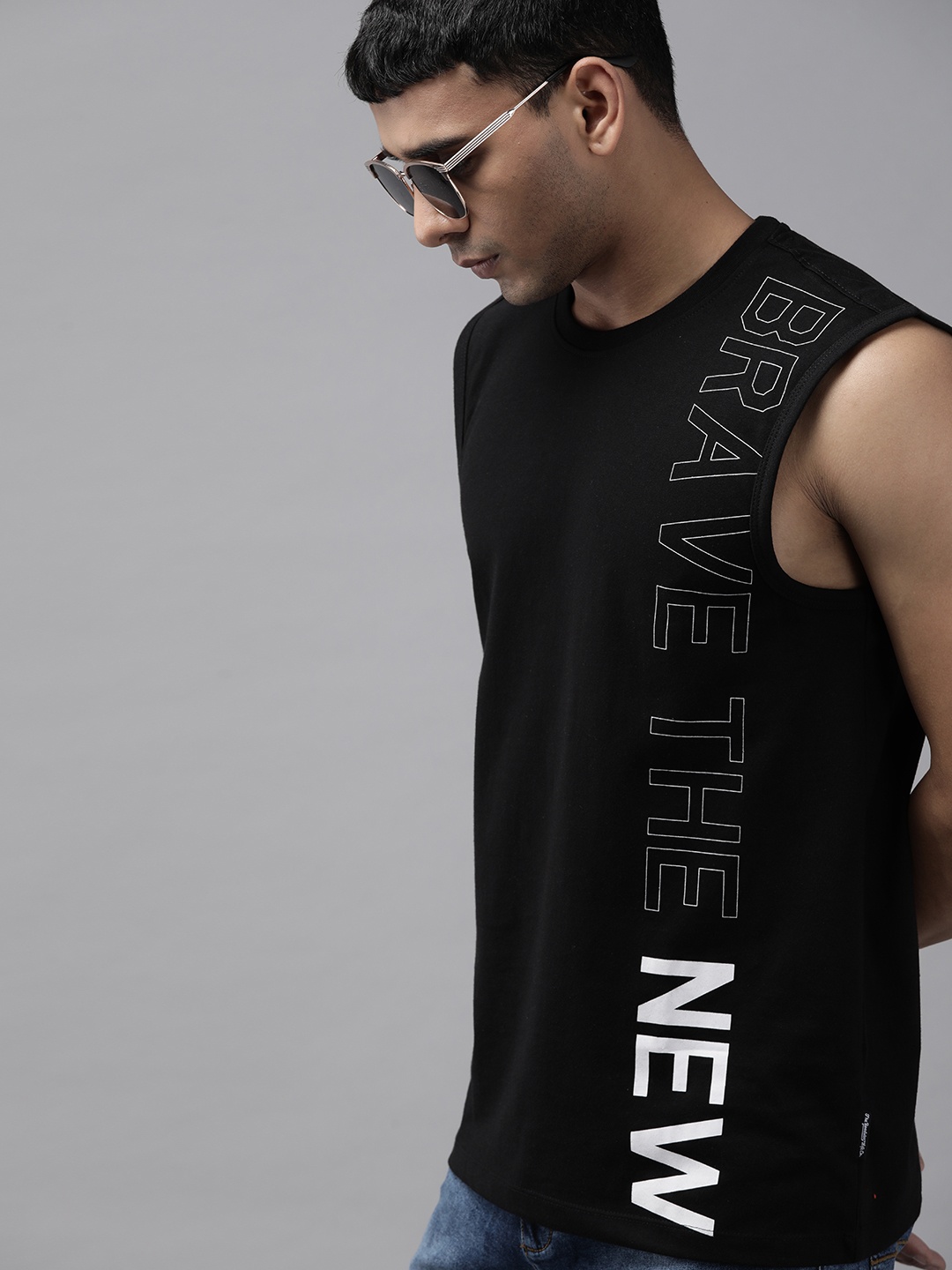 

Roadster Men Black & White Typography Printed Pure Cotton T-shirt