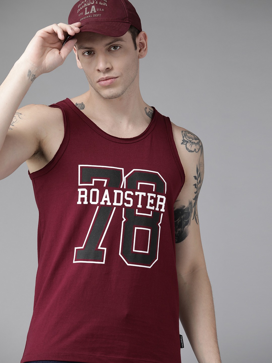 

Roadster Men Maroon Brand Logo Printed Pure Cotton T-shirt