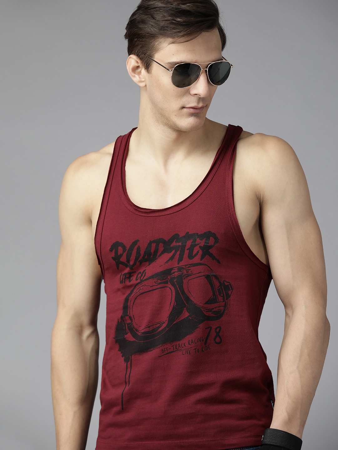

Roadster Men Maroon & Black Brand Logo Printed Pure Cotton T-shirt