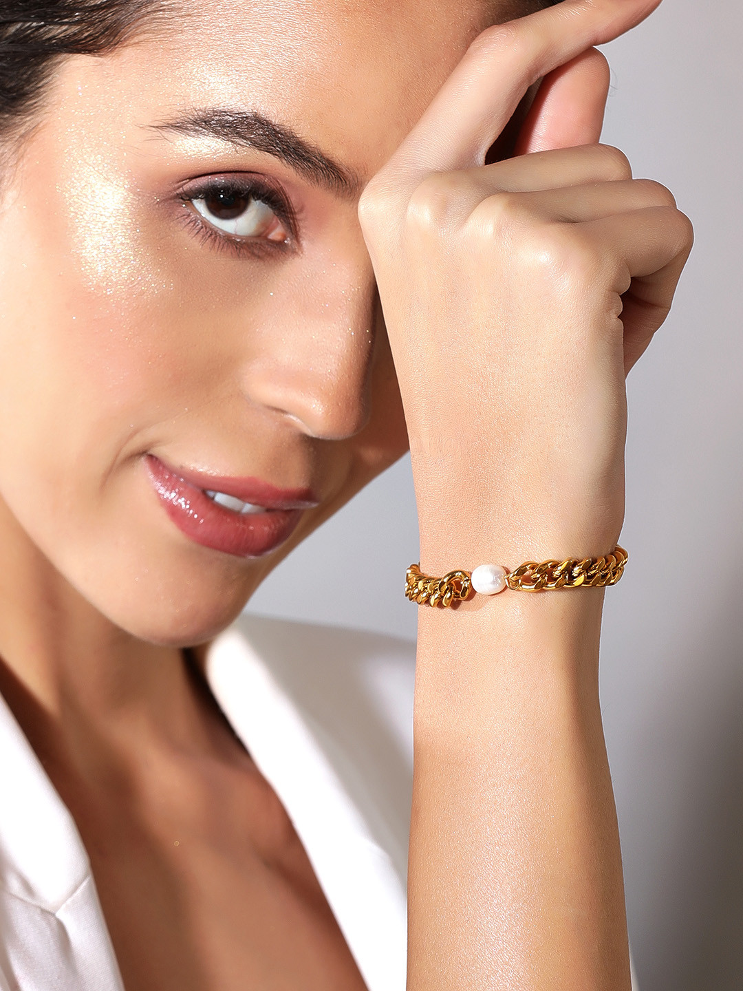 

Rubans Voguish Women 22K Gold-Plated Stainless Steel Anti-Tarnish Waterproof Link Bracelet