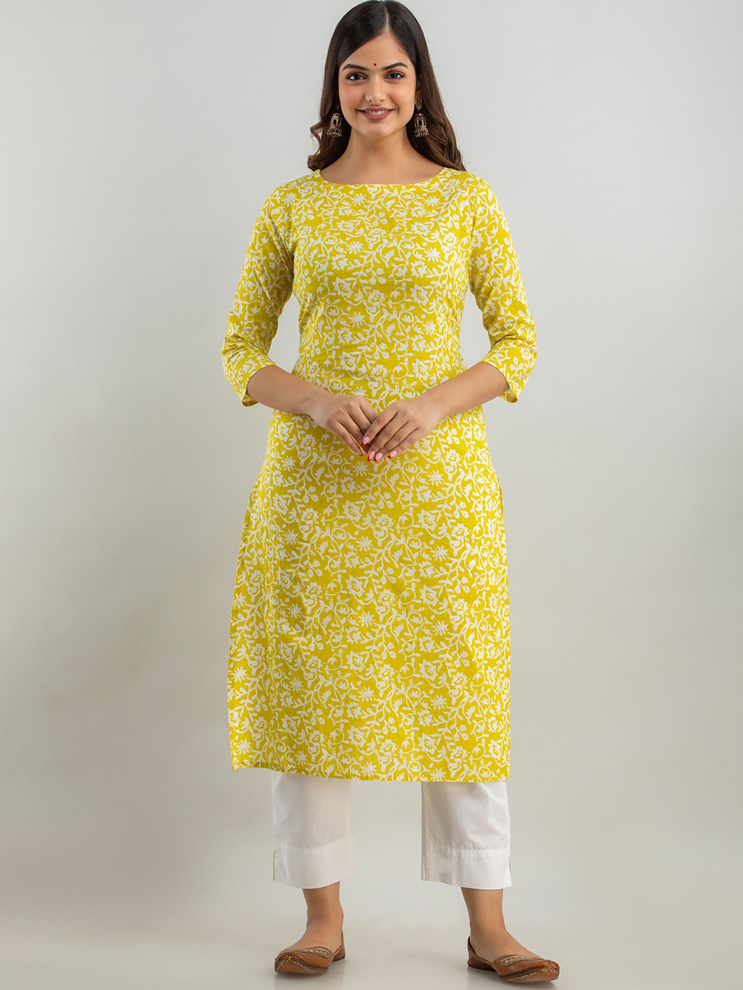 

Women Touch Women Yellow Floral Printed Pure Cotton Floral Kurta