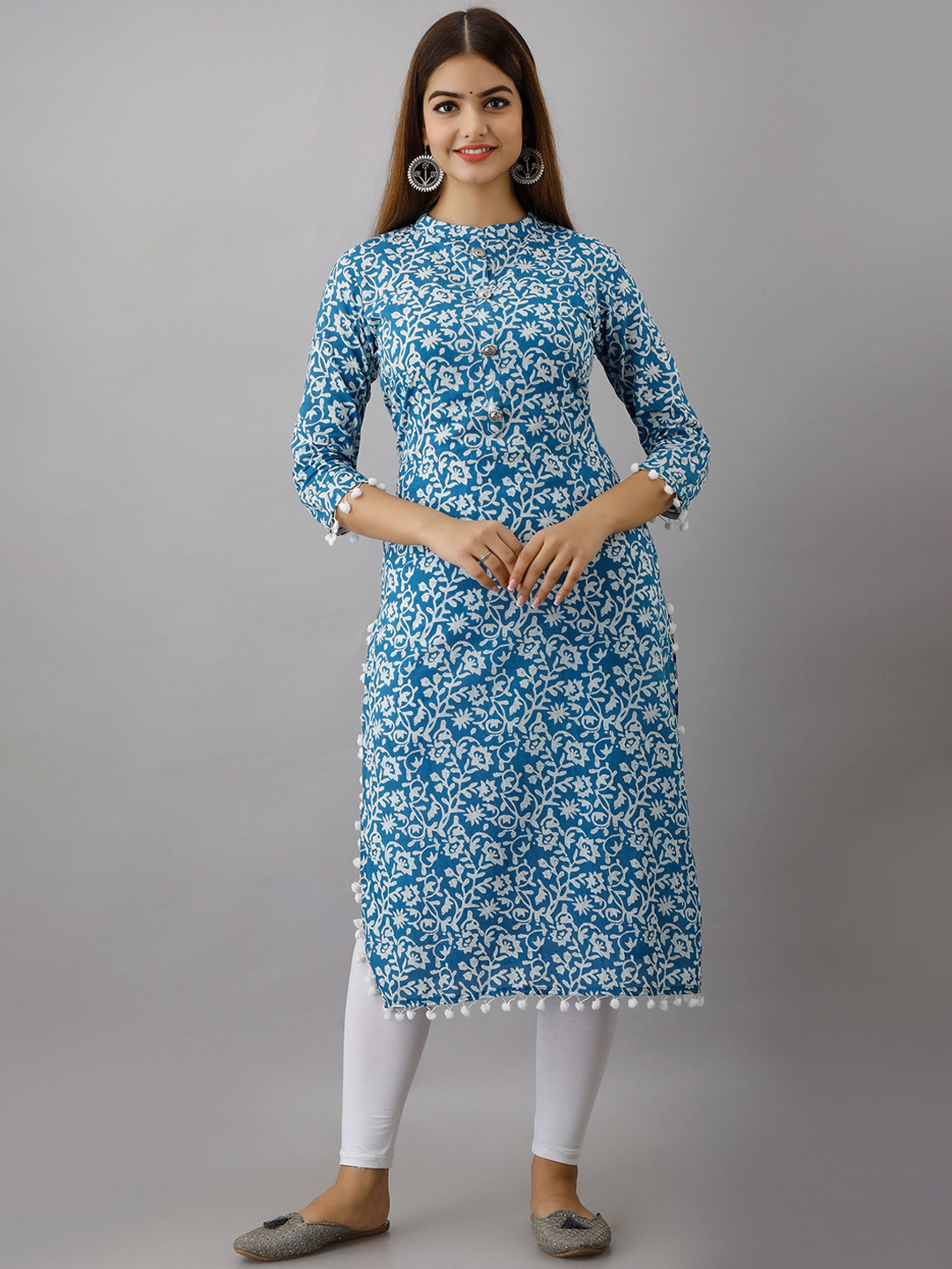 

Women Touch Women Blue & White Ethnic Motifs Printed Pure Cotton Straight Kurta