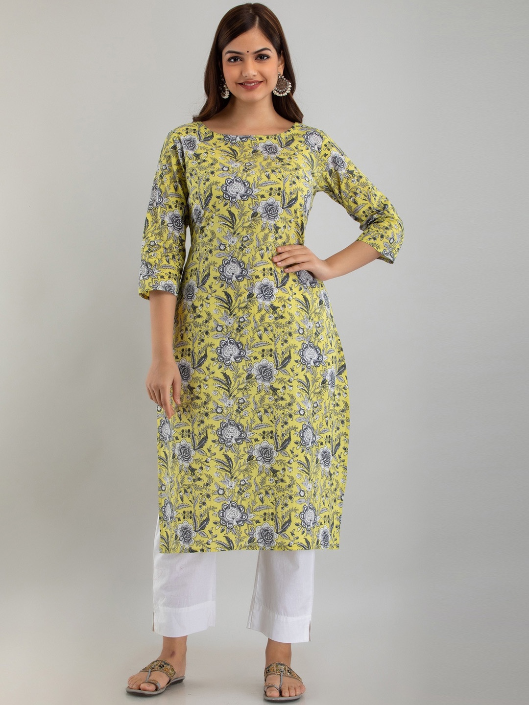 

Women Touch Women Yellow Floral Printed Floral Kurta