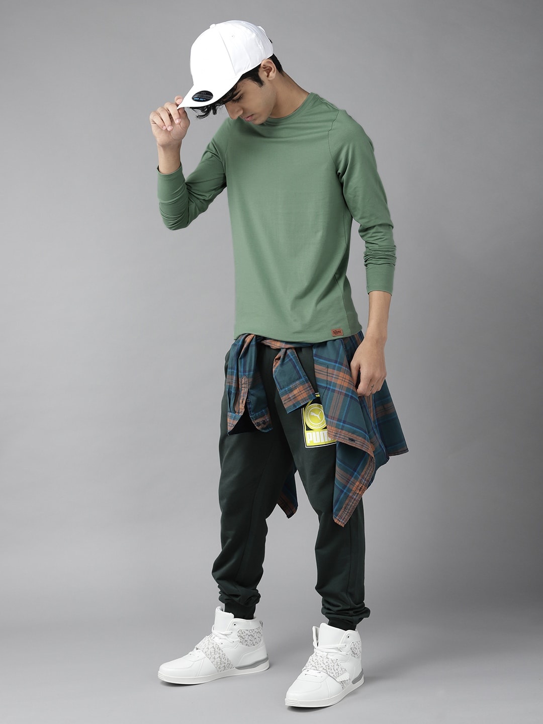 

UTH by Roadster Boys Olive Green Solid T-shirt