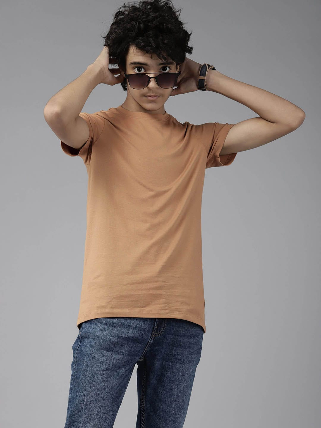 

UTH by Roadster Boys Beige Solid T-shirt