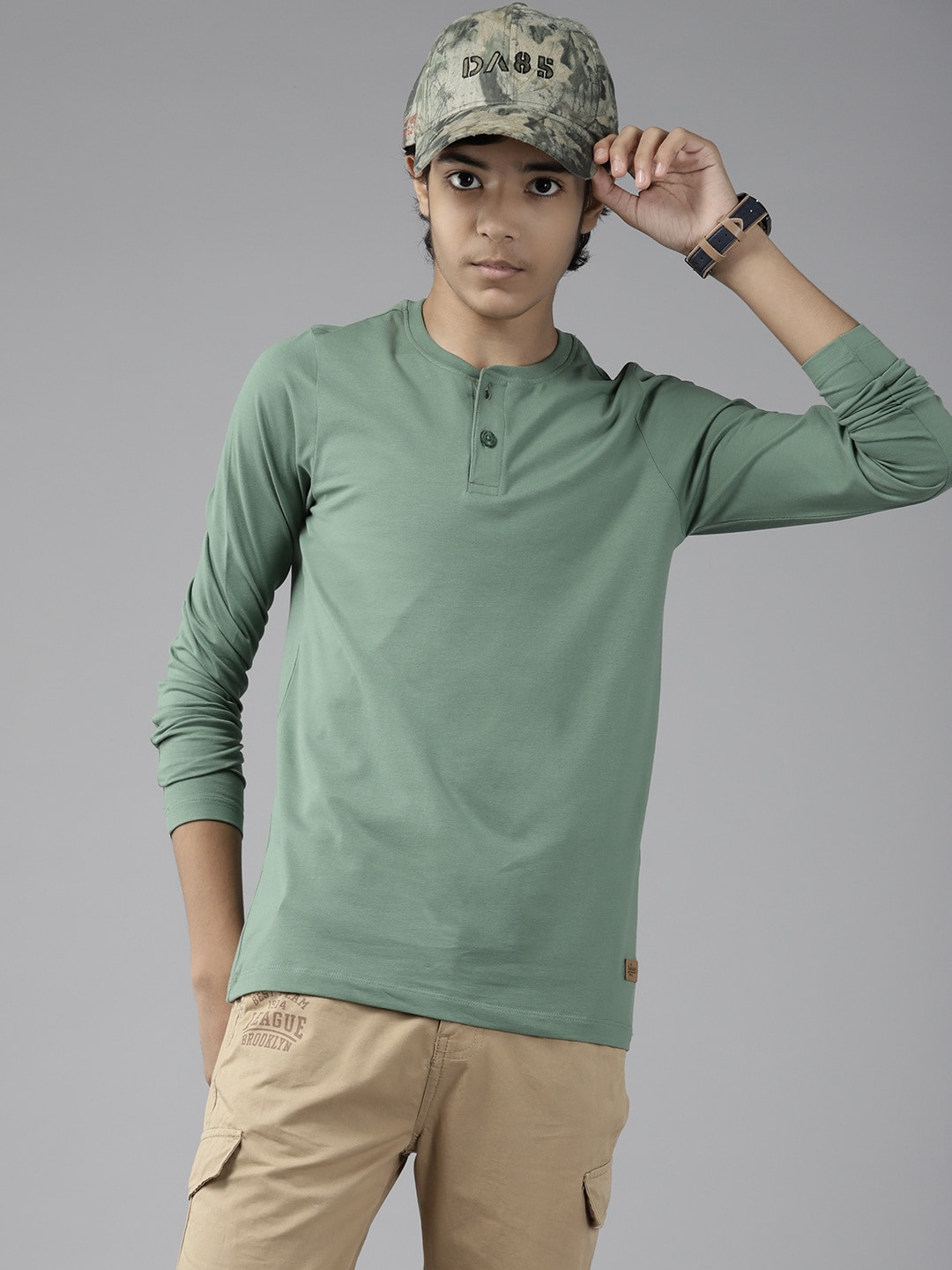 

UTH by Roadster Boys Green Solid Long Sleeves Henley Neck T-shirt