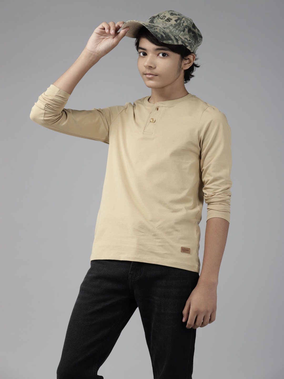 

UTH by Roadster Boys Beige Solid Henley Neck T-shirt