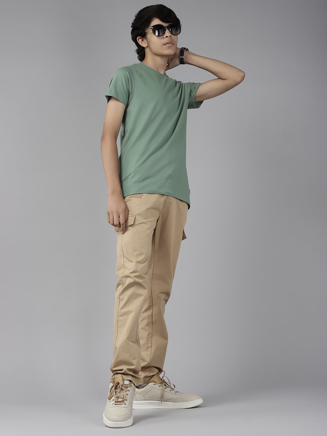 

UTH by Roadster Boys Green Solid Short Sleeves T-shirt