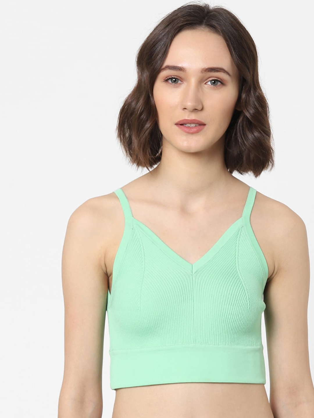 

ONLY Green Solid Crop Top