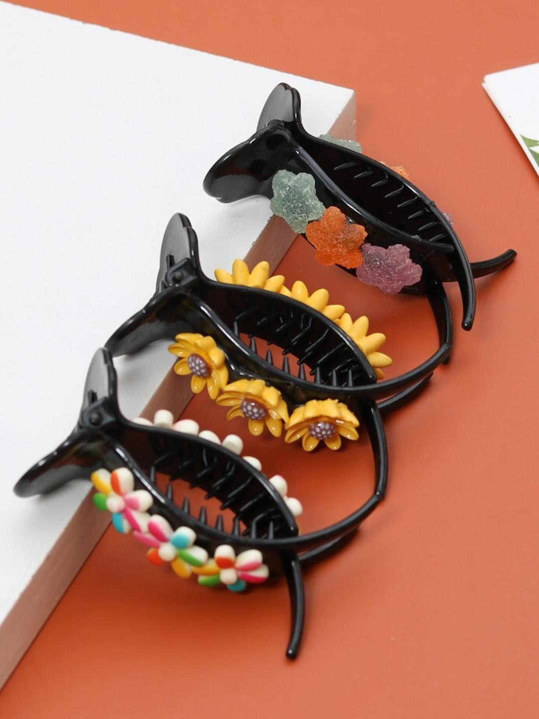 

Yellow Bee Girls Black & Yellow Set of 3 Claw Clip