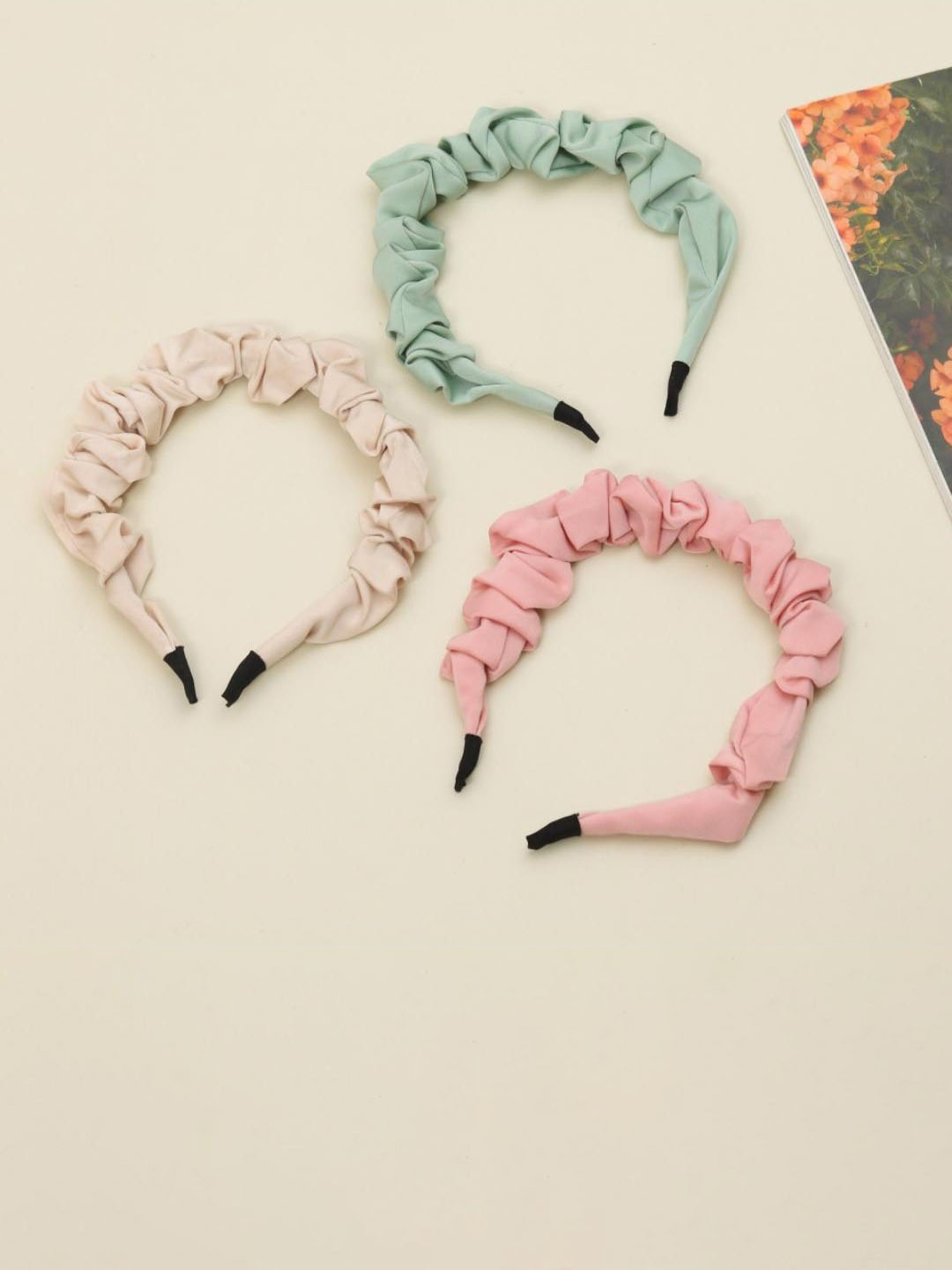 

Yellow Bee Girls Green & Pink and Beige Pack Of 3 Hairband