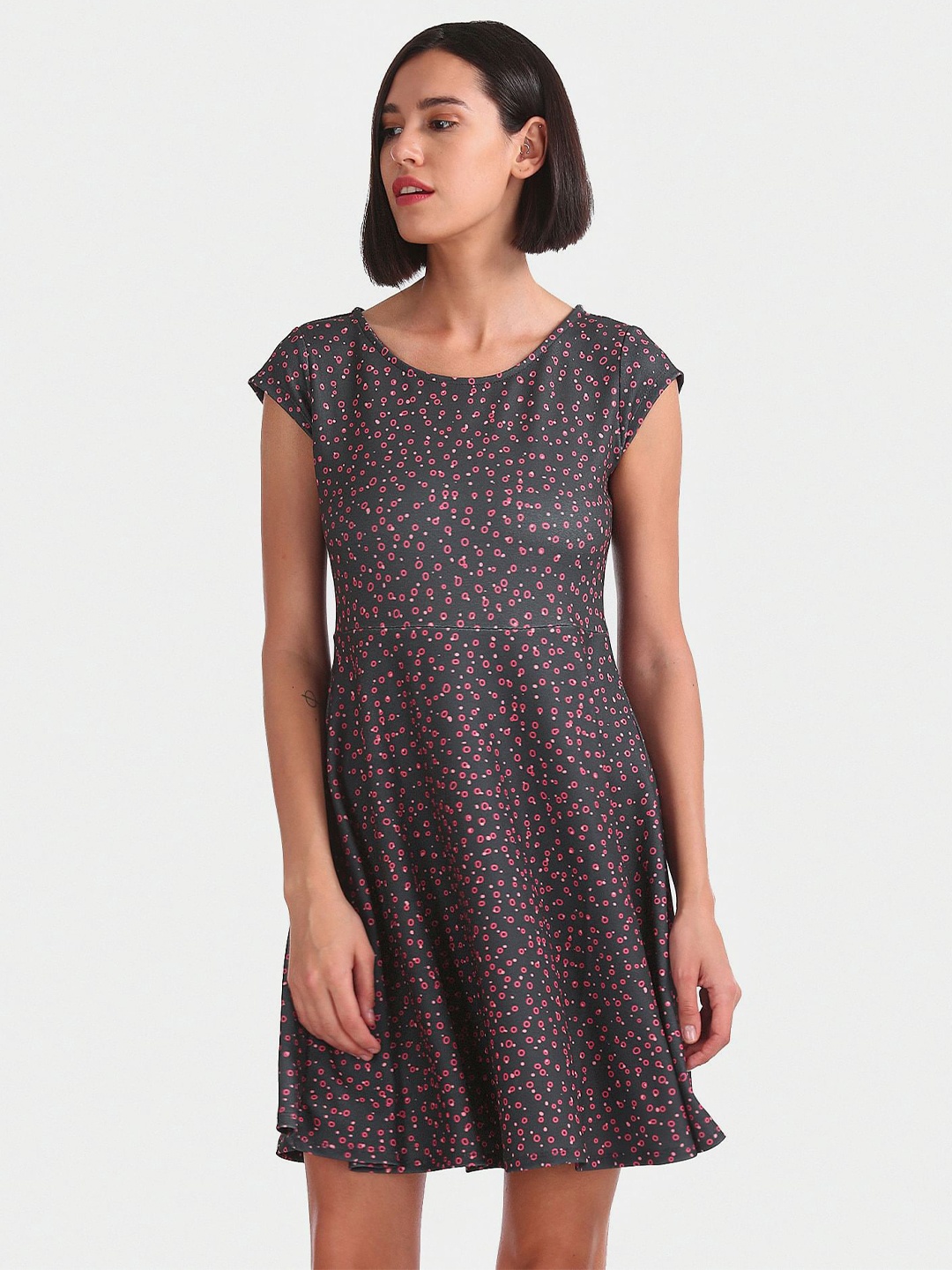 

Sugr Women Grey & Red Printed Fit And Flare Dress