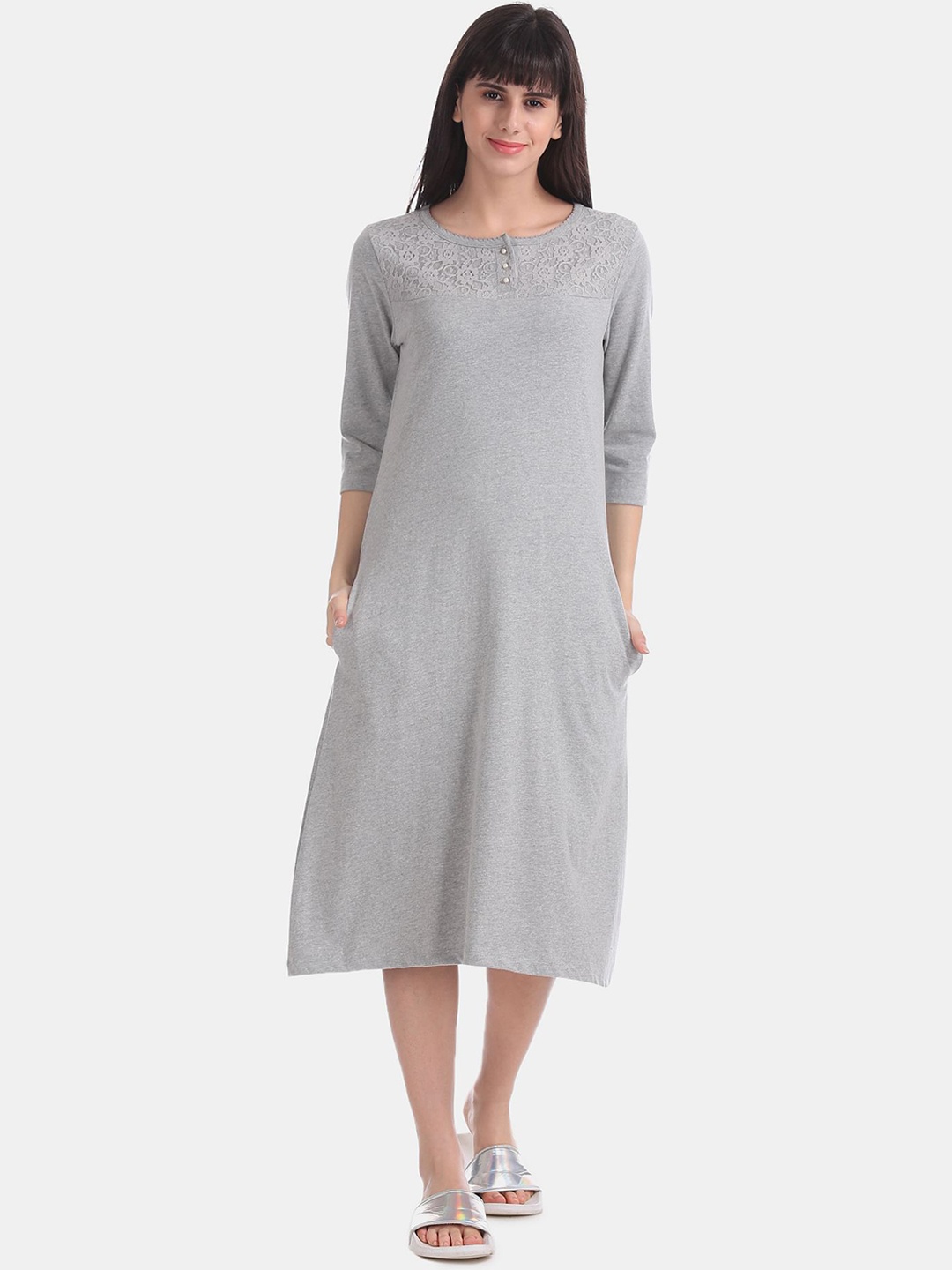 

Sugr Women Grey Solid Round Neck A-Line Dress