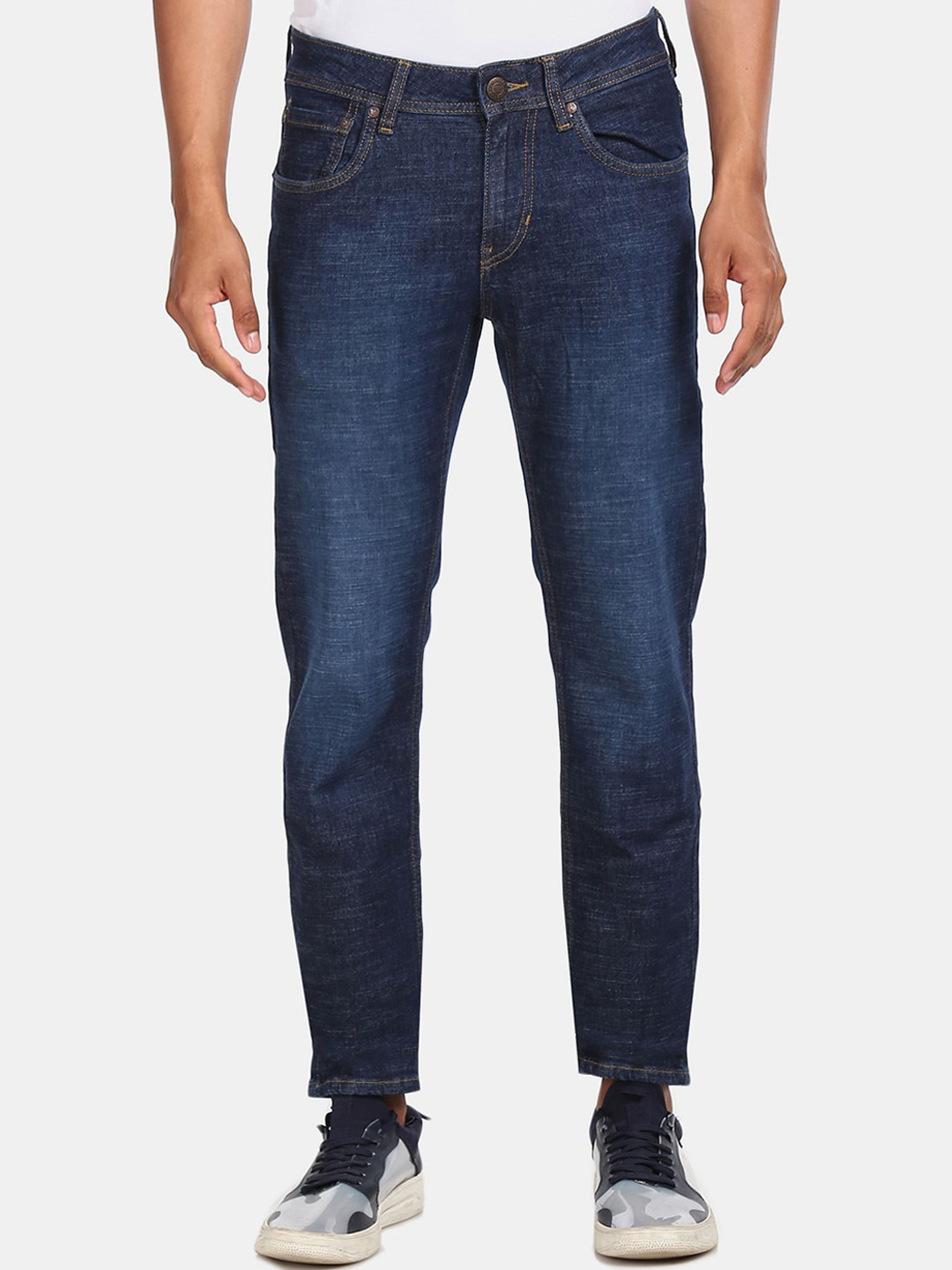 

Cherokee Men Blue Light Fade Mid Rise Regular Fit Jeans