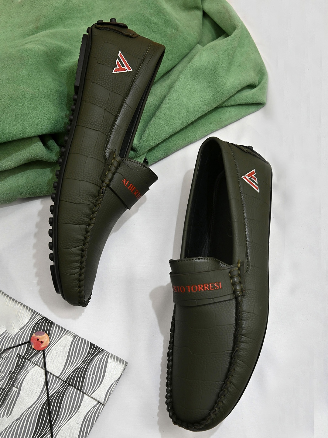 

Alberto Torresi Men Olive Green Textured Driving Shoes