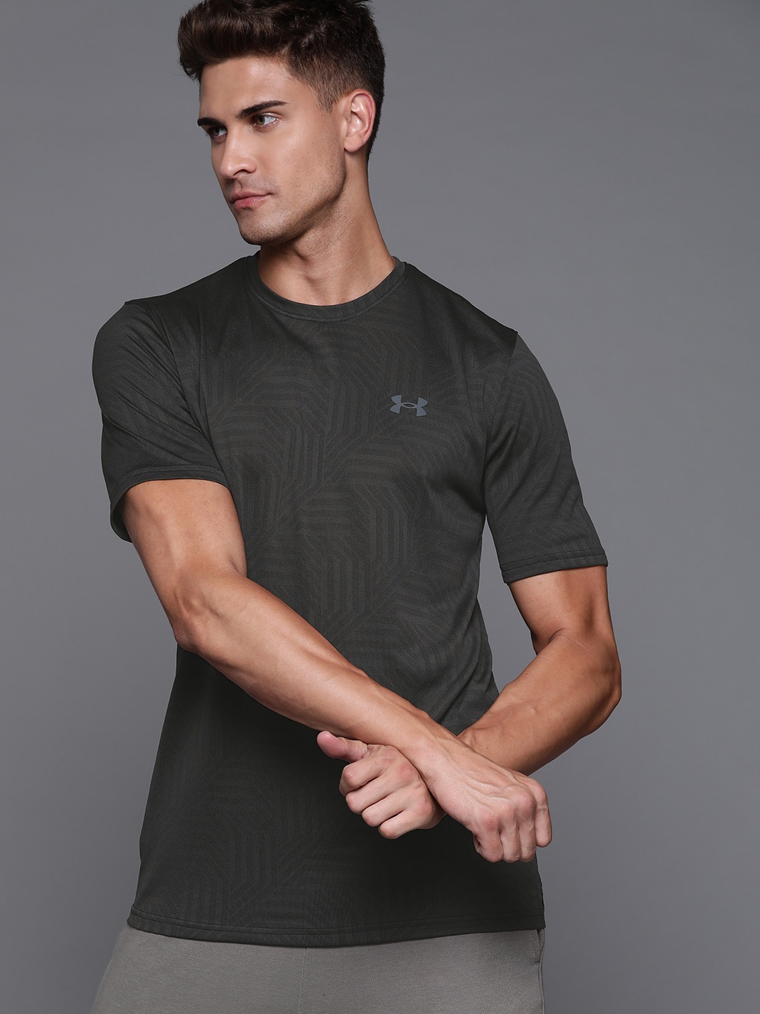 

UNDER ARMOUR Men Black Loose Training T-shirt
