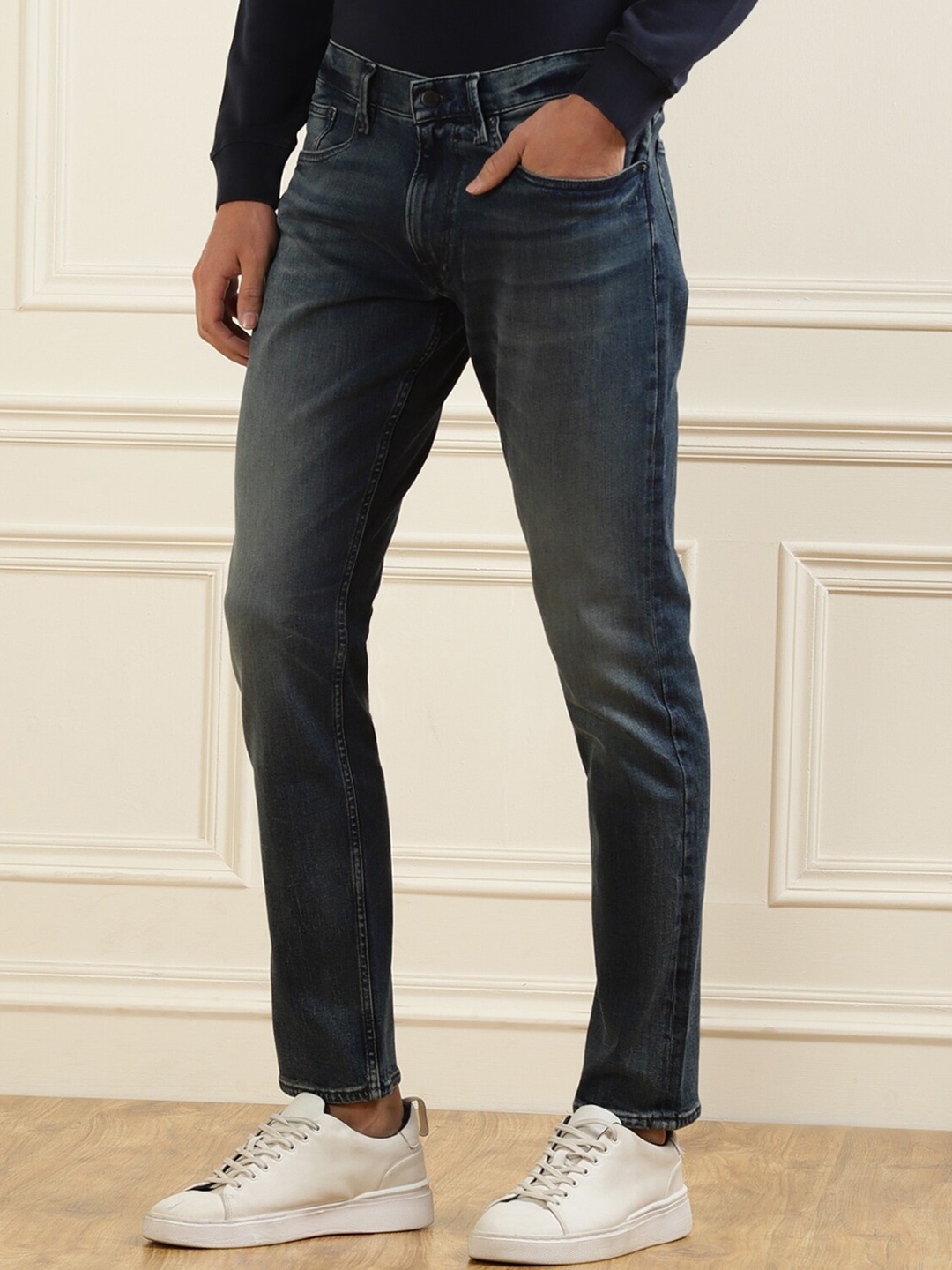 

Polo Ralph Lauren Men Blue Slim Fit Heavy Fade Jeans