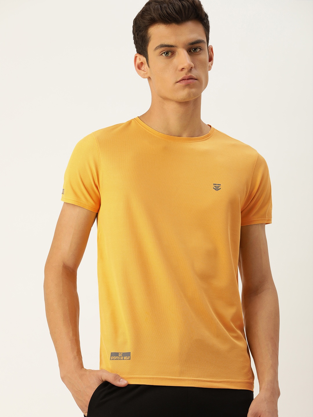 

Sports52 wear Men Yellow Solid Round Neck Training or Gym T-shirt
