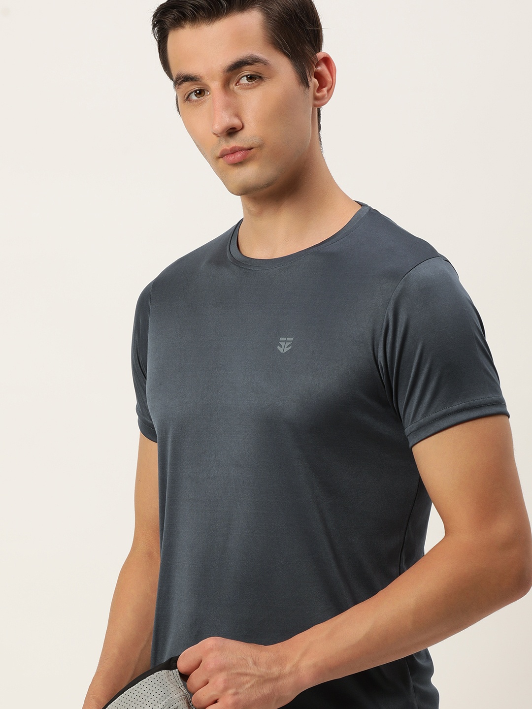 

Sports52 wear Men Blue Solid Dri Fit Trainning T-shirt