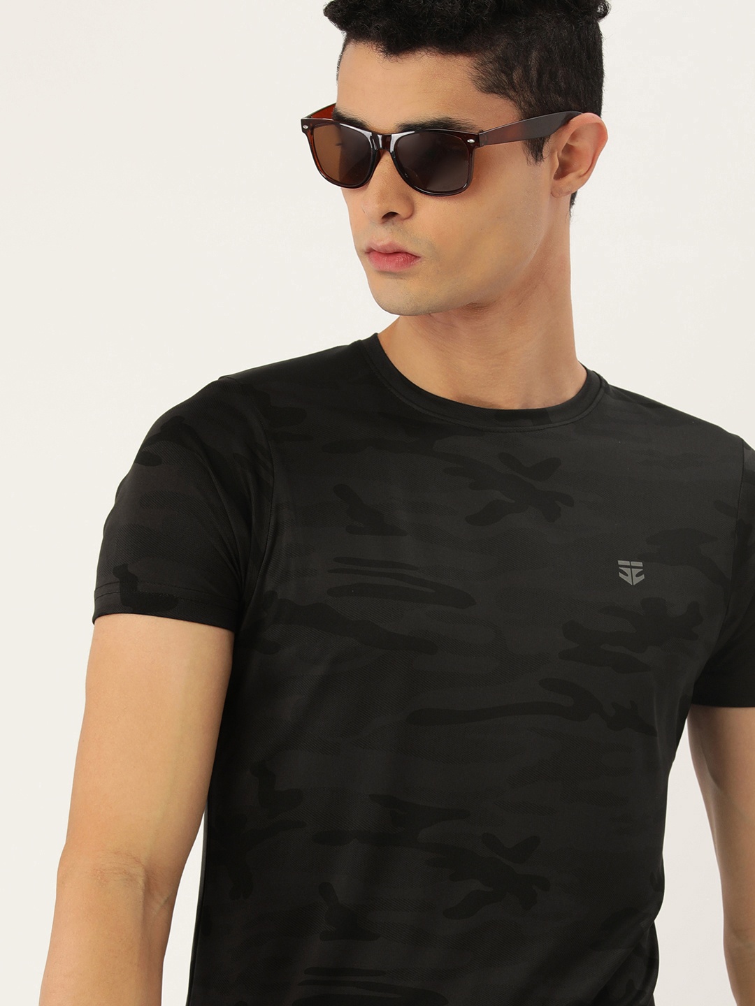 

Sports52 wear Men Black Camouflage Printed Dri-Fit Training T-shirt