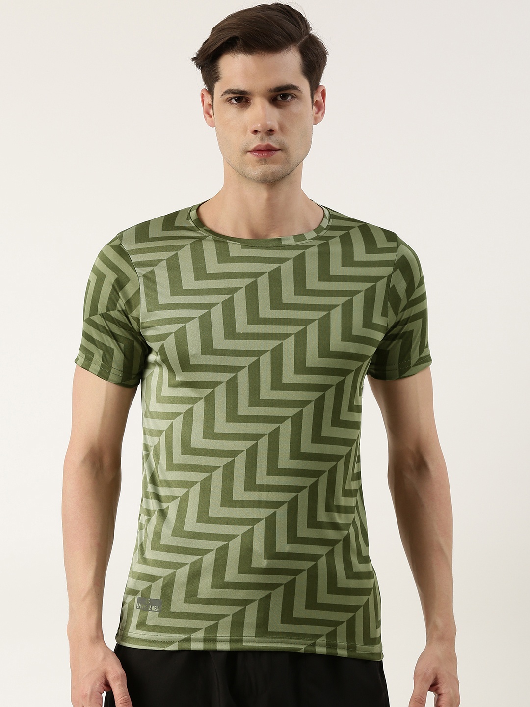 

Sports52 wear Round Neck Chevron Striped Dry-Fit Training Or Gym T-shirt, Olive