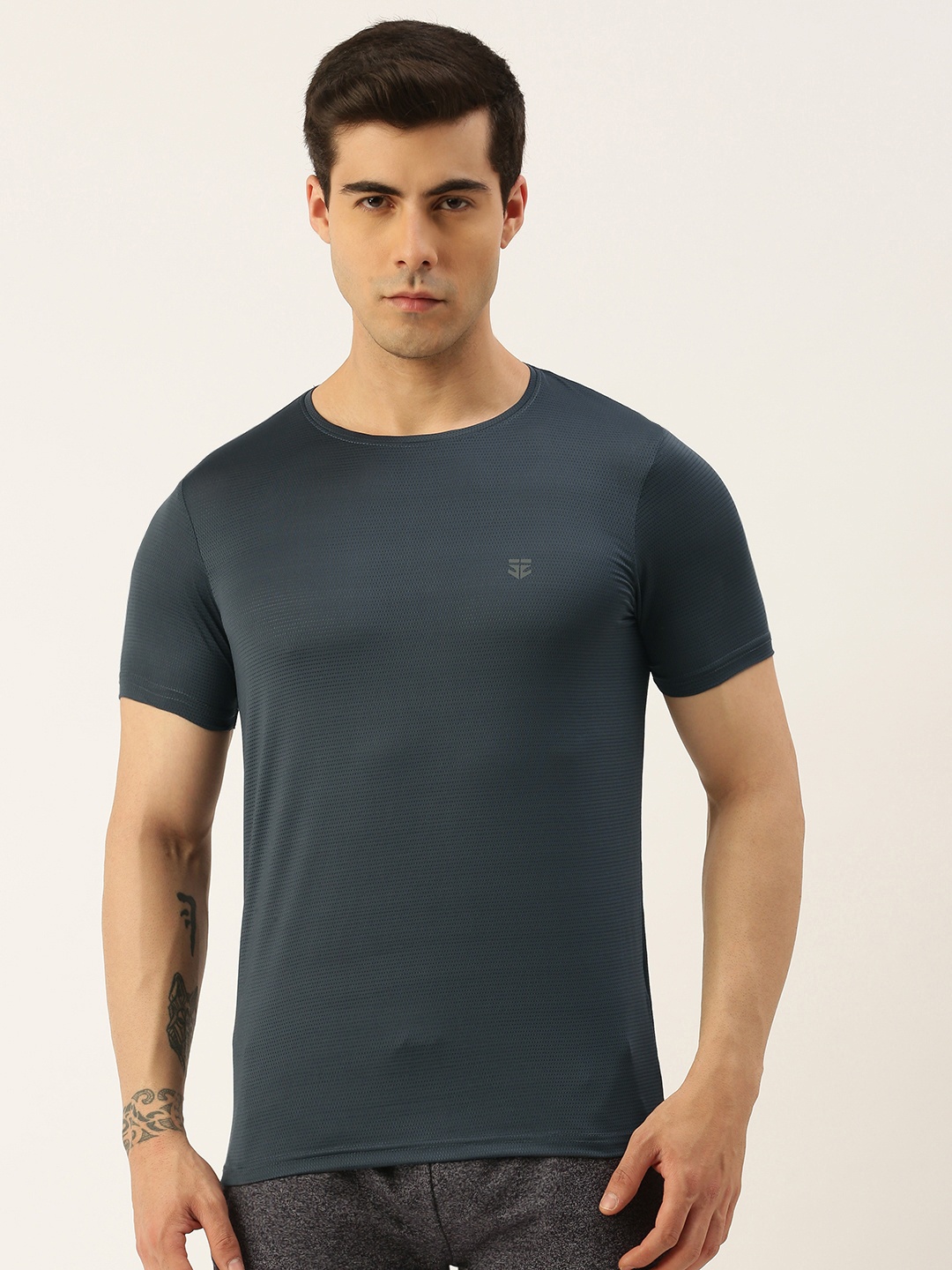 

Sports52 wear Round Neck Self-Design Dry-Fit Training T-shirt, Grey