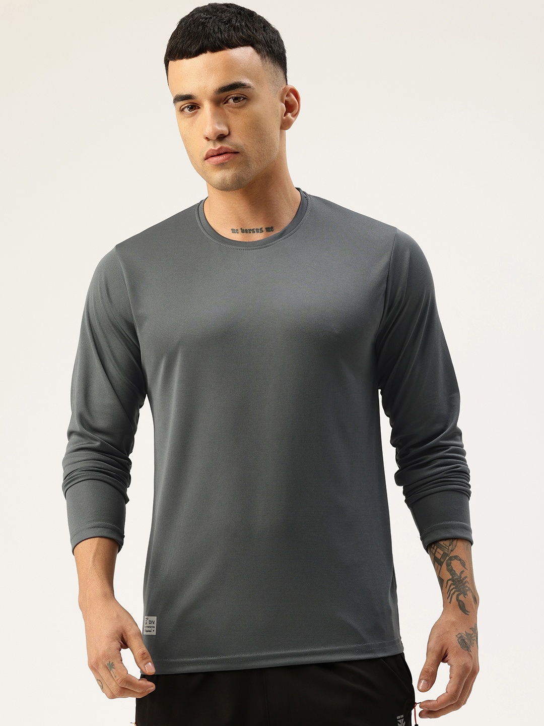 

Sports52 wear Round Neck Dry Fit Training or Gym T-shirt, Grey