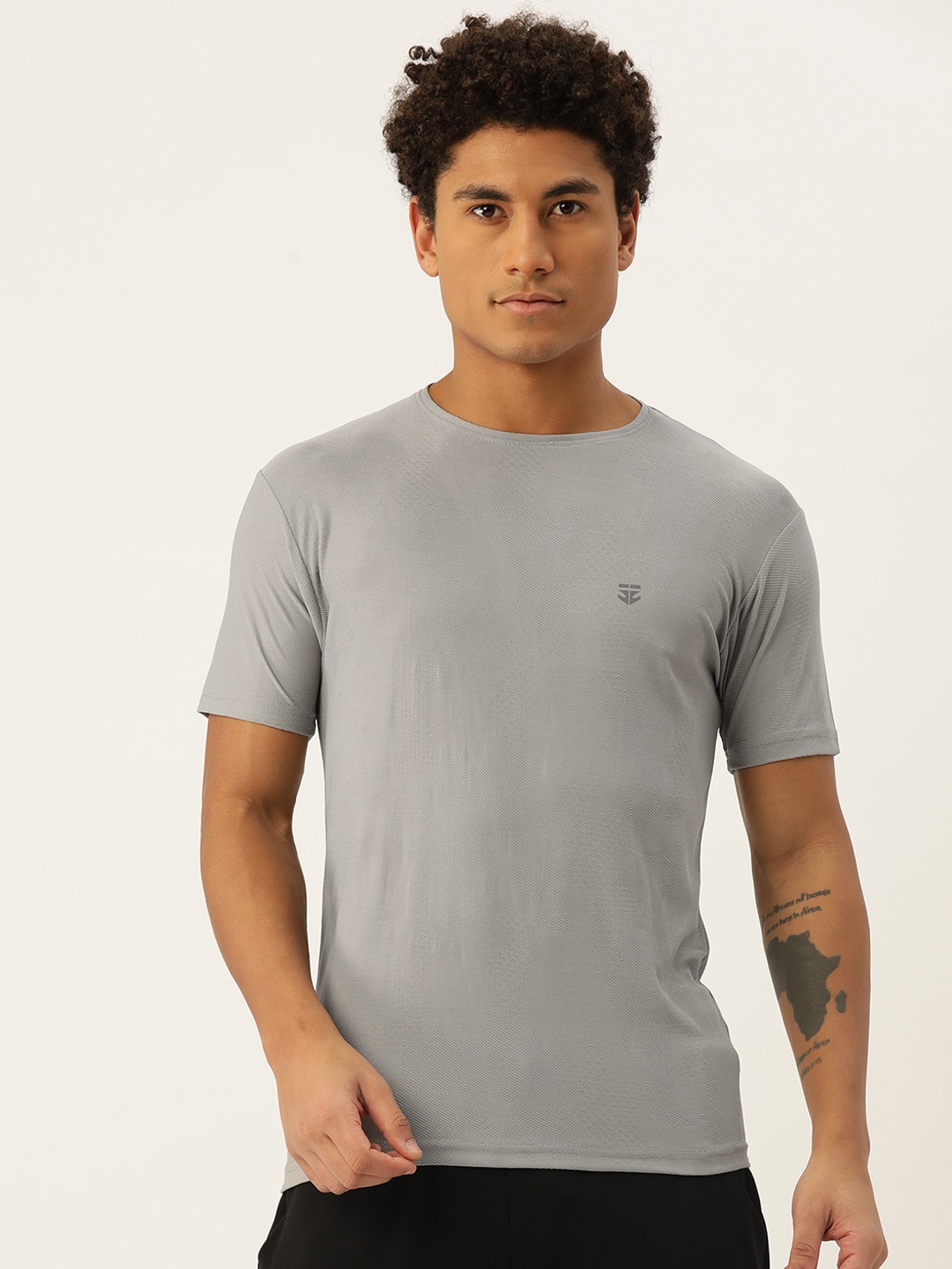 

Sports52 wear Self-Design Dry Fit Training T-shirt, Grey