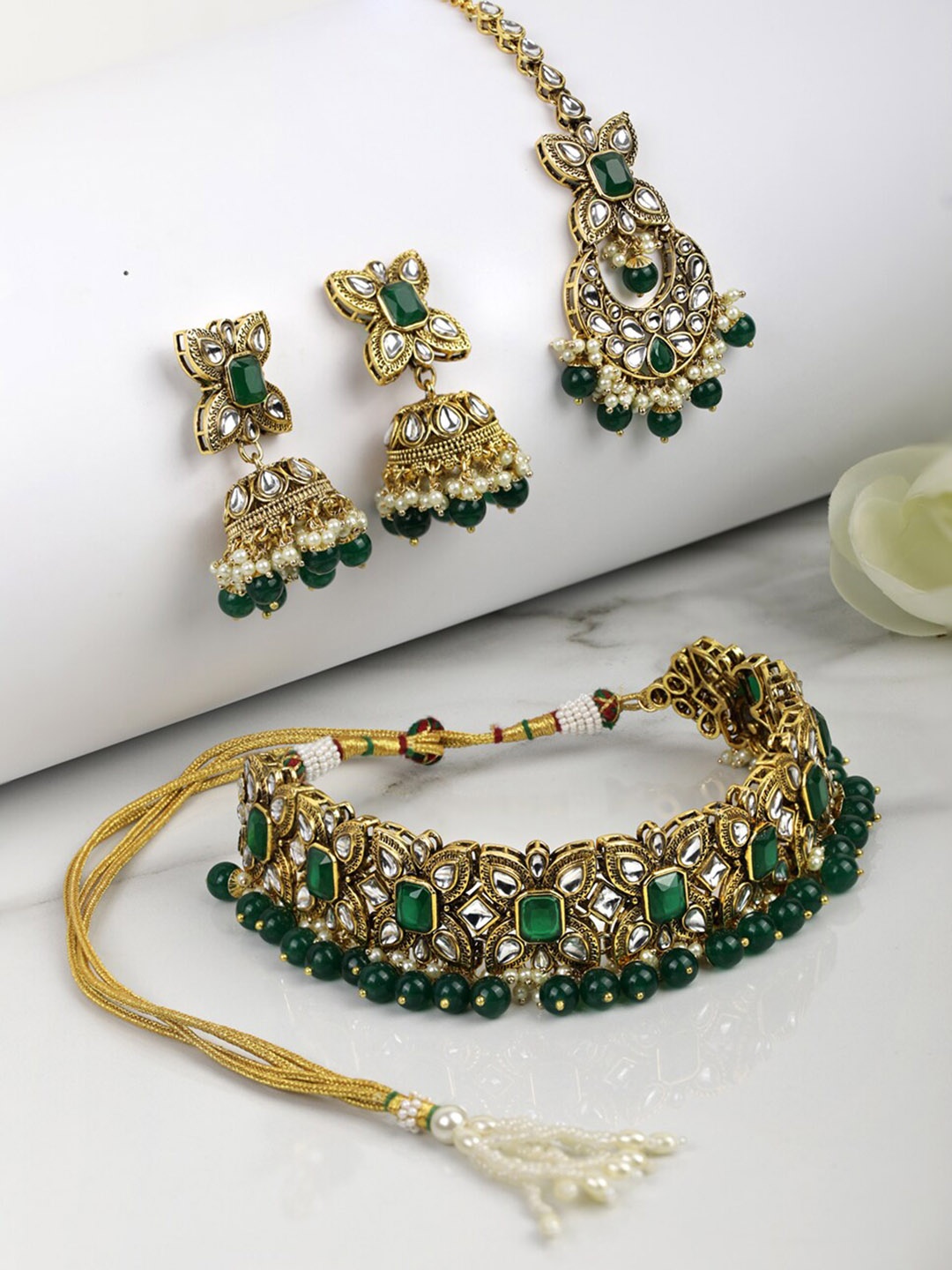 

Priyaasi Gold-Plated Green & White Kundan Stone-Studded Jewellery Set