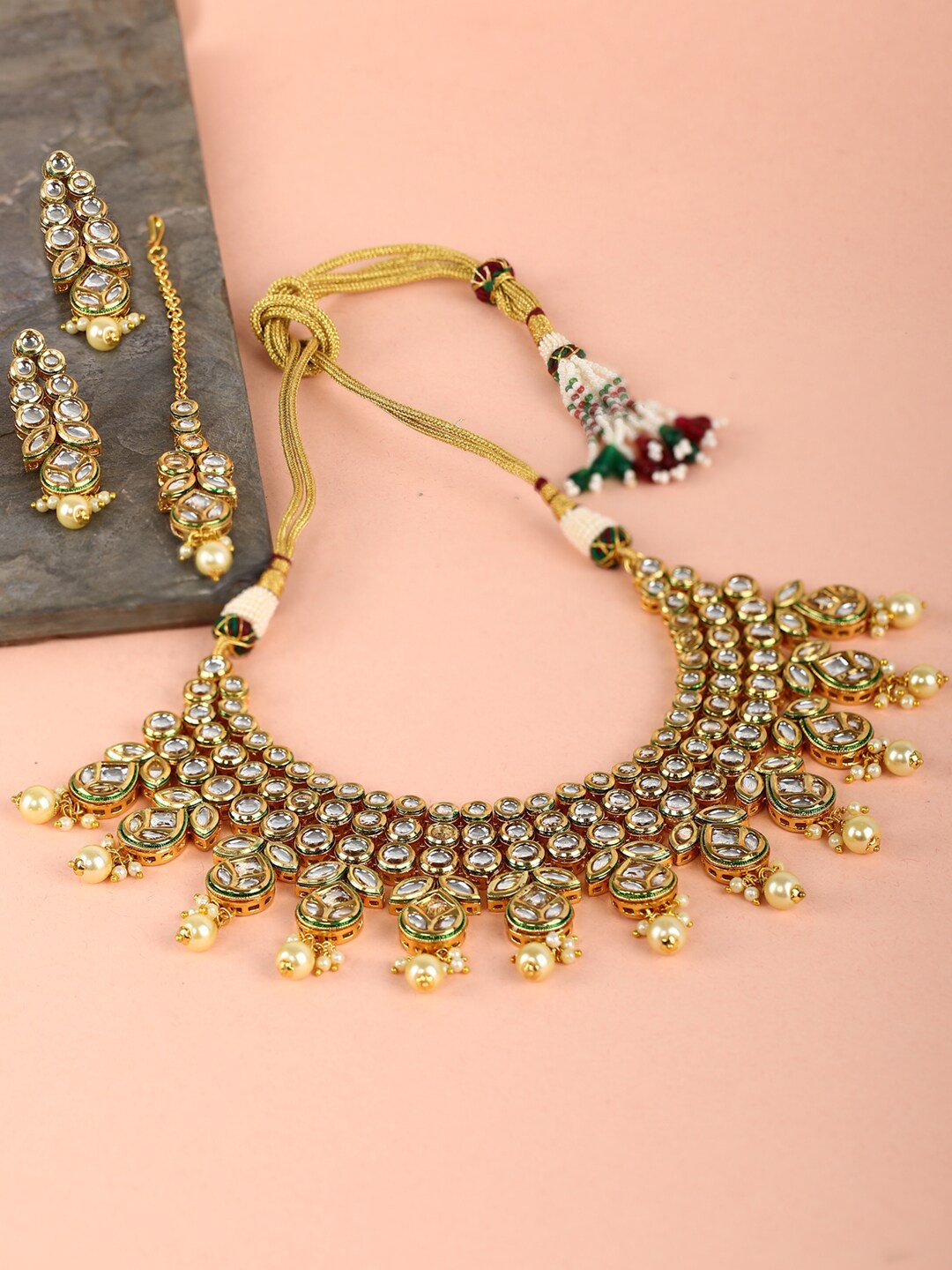 

Priyaasi Gold-Plated White Kundan Studded Jewellery Set