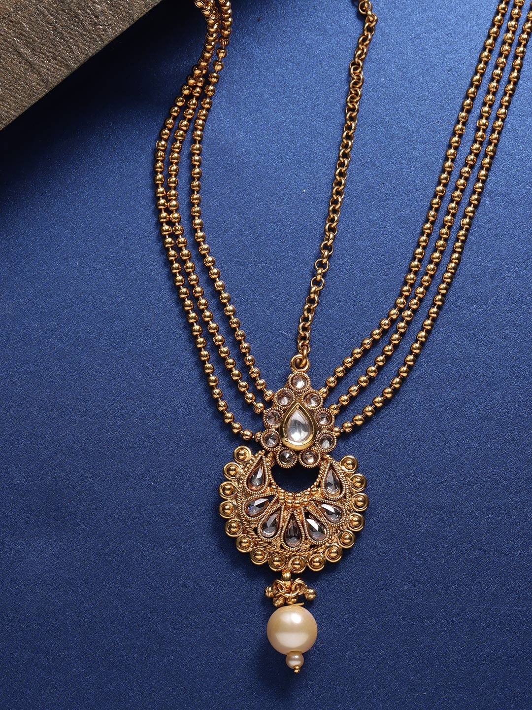 

Priyaasi Gold-Plated & White Kundan Stone-Studded Mathapatti