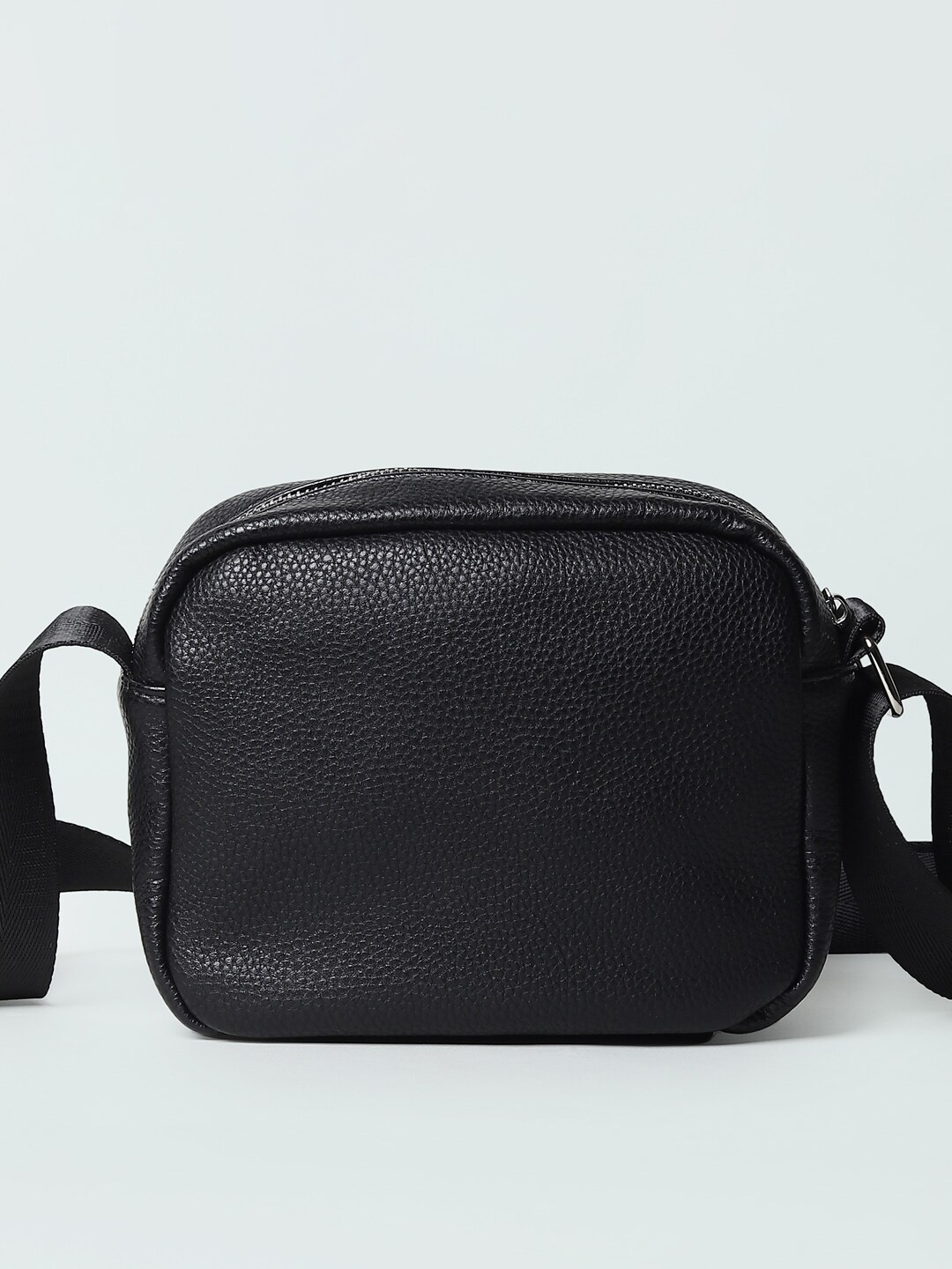

ONLY Women Black Textured Messenger Bag