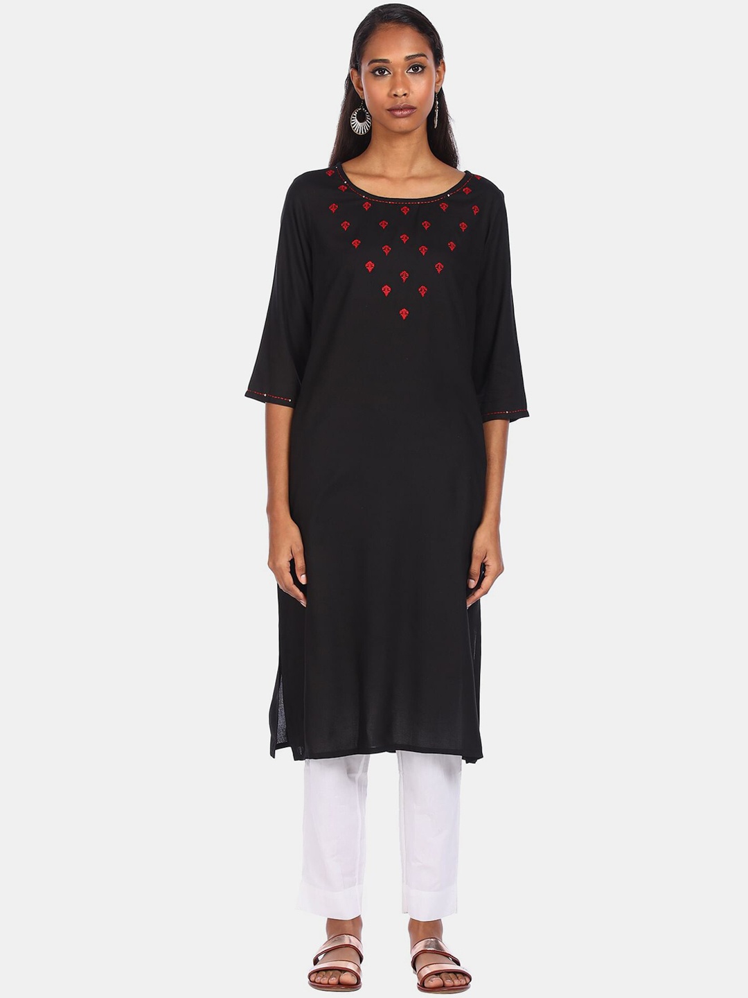 

Karigari Women Black & Red Embroidered Thread Work Rayon Kurta