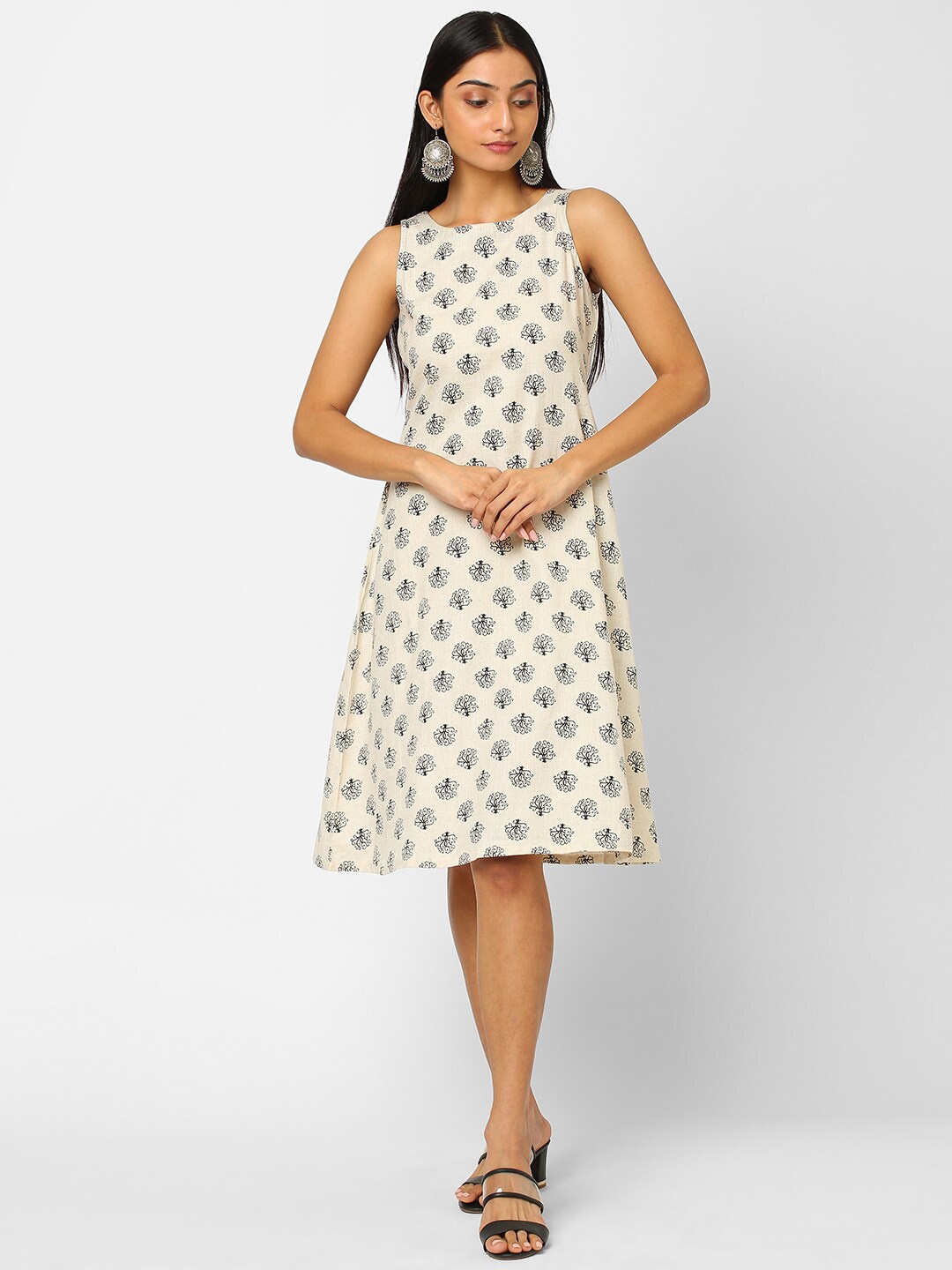 

KAMI KUBI White Ethnic Motifs Printed Pure Cotton A-Line Dress