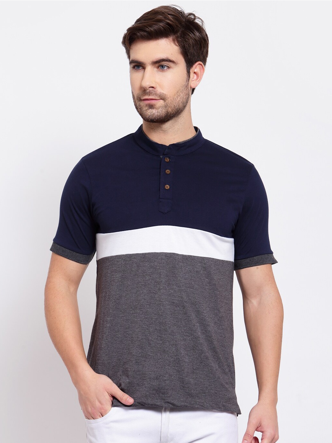 

Kalt Men Grey & Navy Blue Colourblocked Mandarin Collar T-shirt