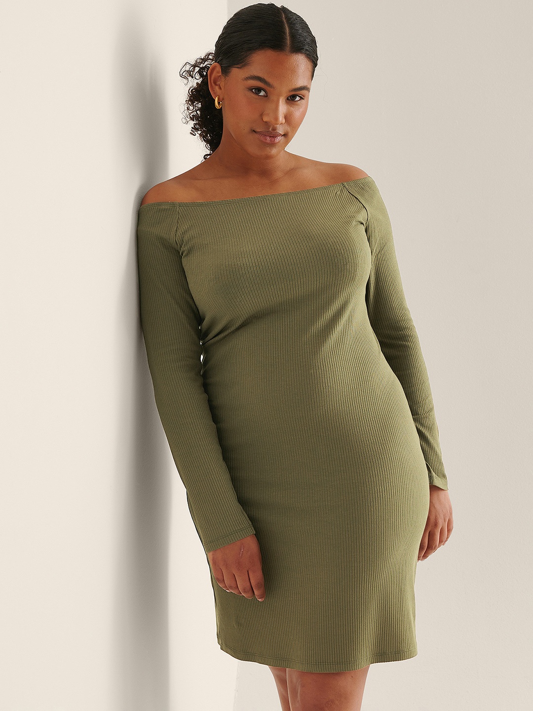 

NA-KD Olive Green Ribbed Off-Shoulder Sheath Dress