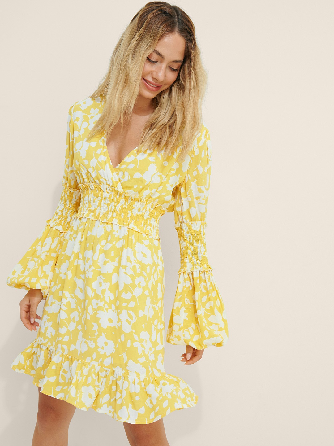 

NA-KD x BUONA lima Yellow & White Floral Print Bell Sleeves Smocked Empire Dress