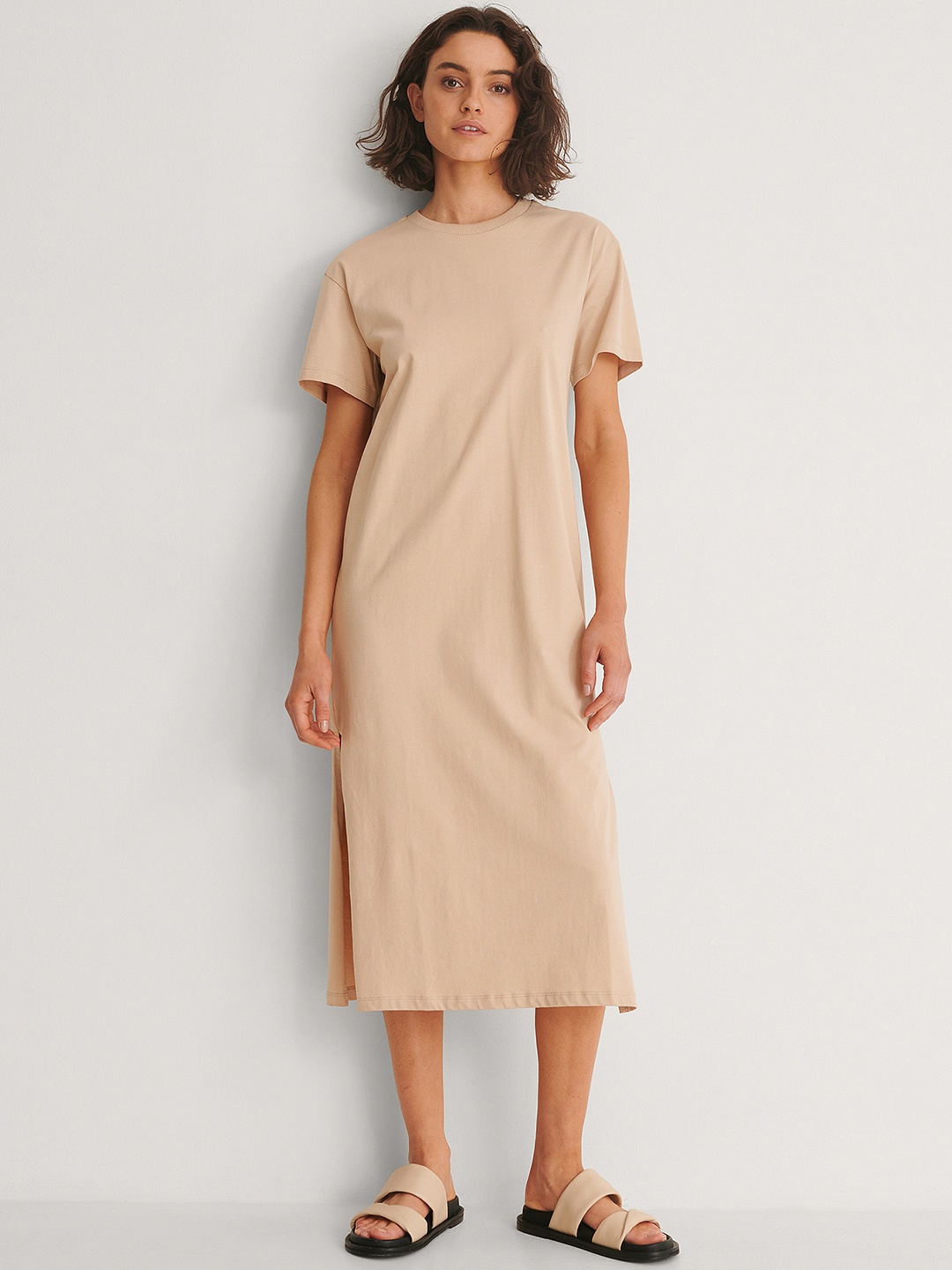 

NA-KD Beige Solid Pure Cotton T-Shirt Midi Dress