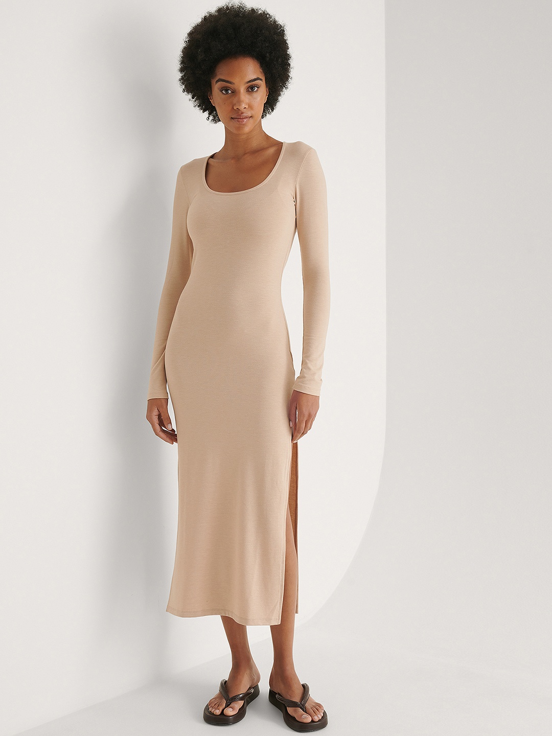 

NA-KD Women Beige Solid Sheath Slit Maxi Dress