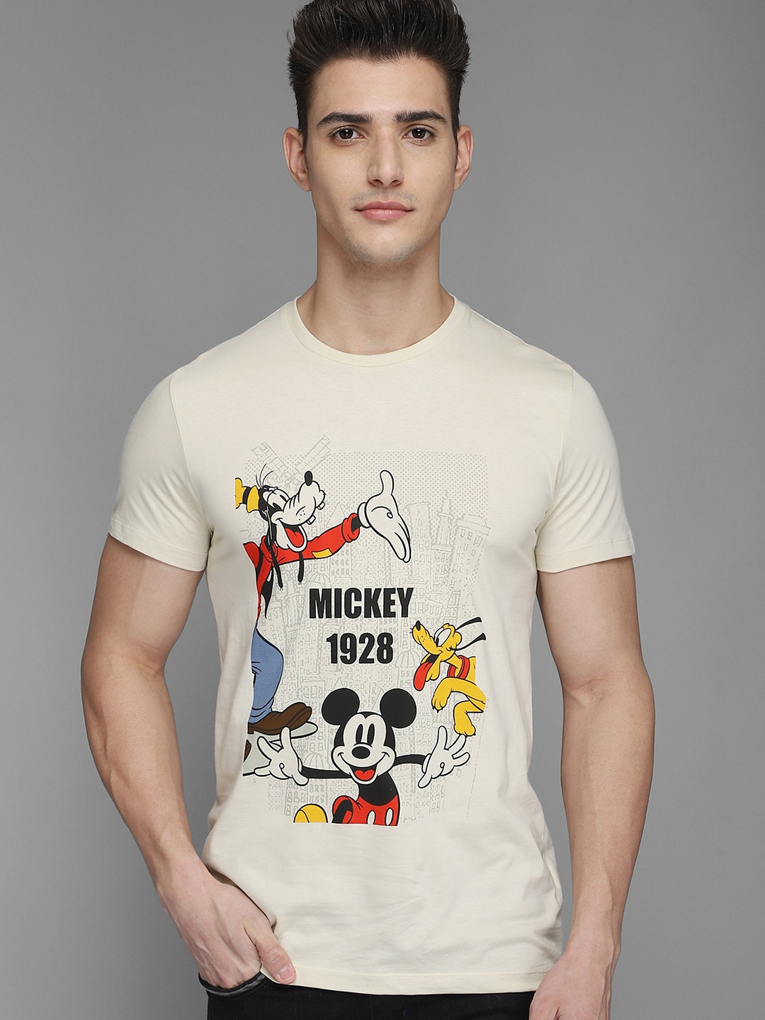 

Free Authority Men Off White Mickey & Friends Printed Cotton T-shirt