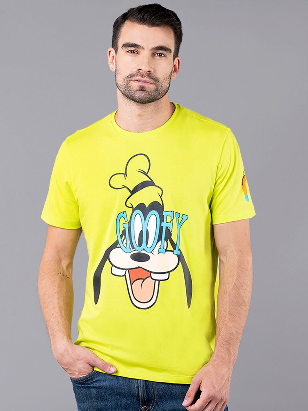 

Free Authority Men Green Mickey & Friends Printed T-shirt