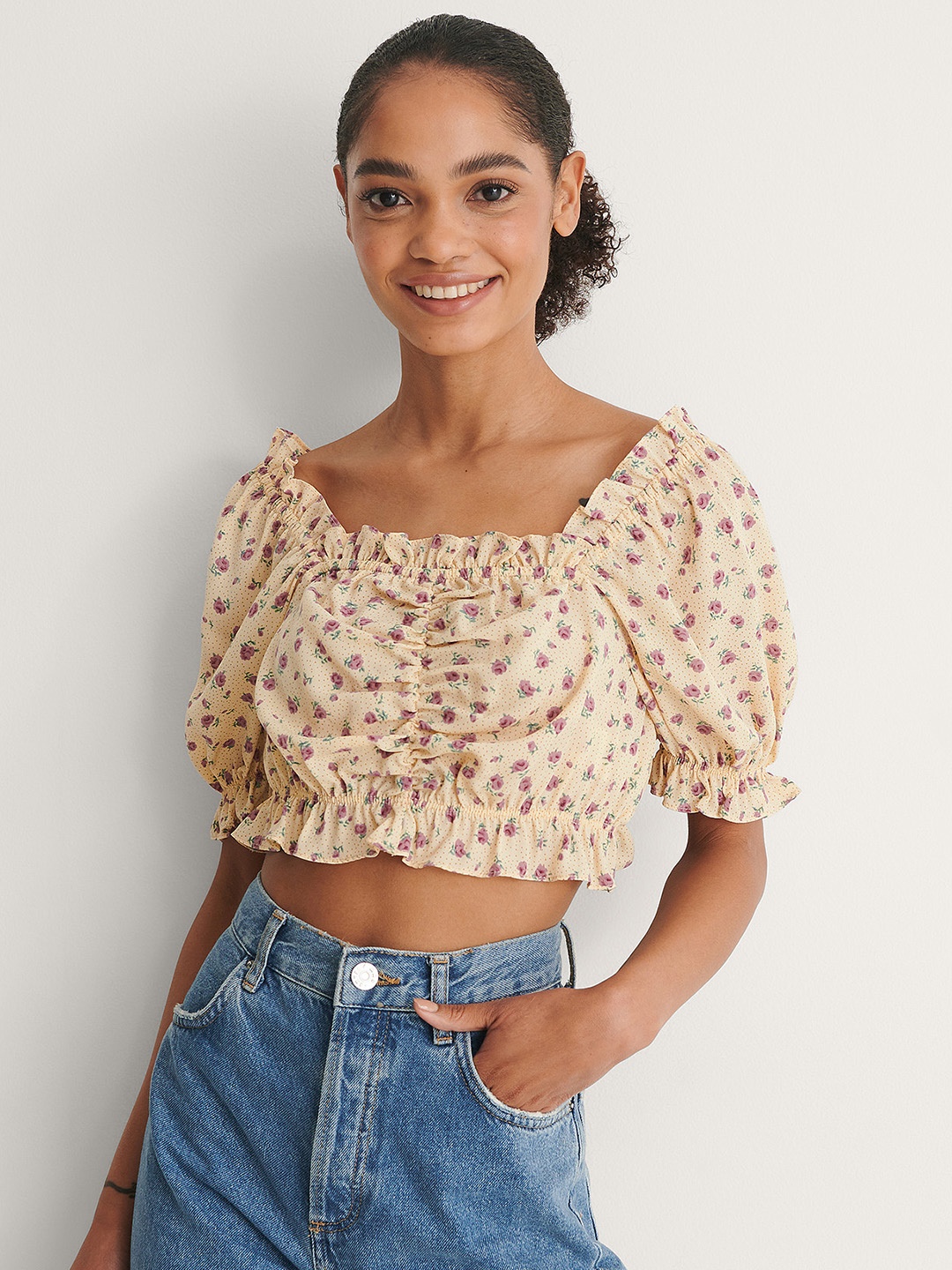 

NA-KD Women Beige & Pink Floral Print Crop Top